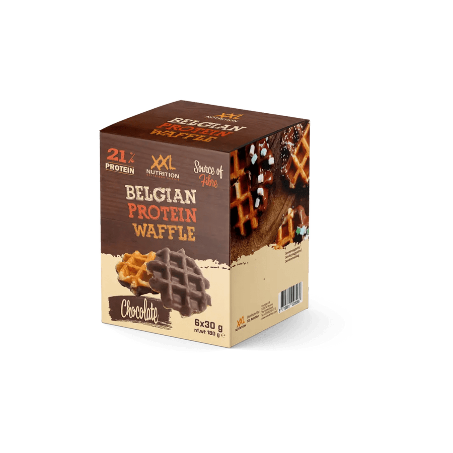 Belgischer XXL Nutrition Protein-Waffel mit Schokoladengeschmack, 180g, knusprig und reich an Proteinen, auf einer weißen Oberfläche liegend